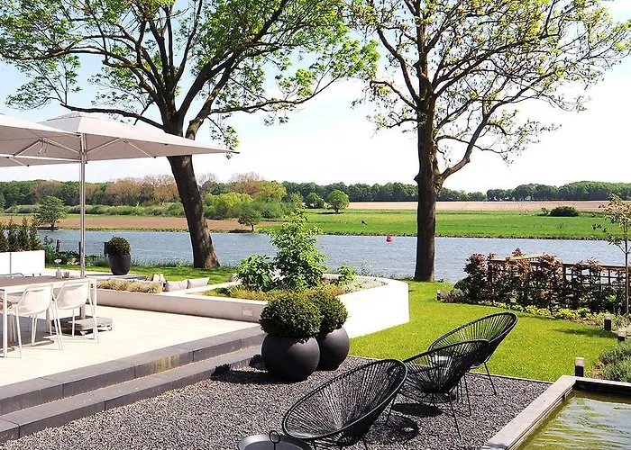 Het Raadhuys - Design فندق مبيت وإفطار كيسيل