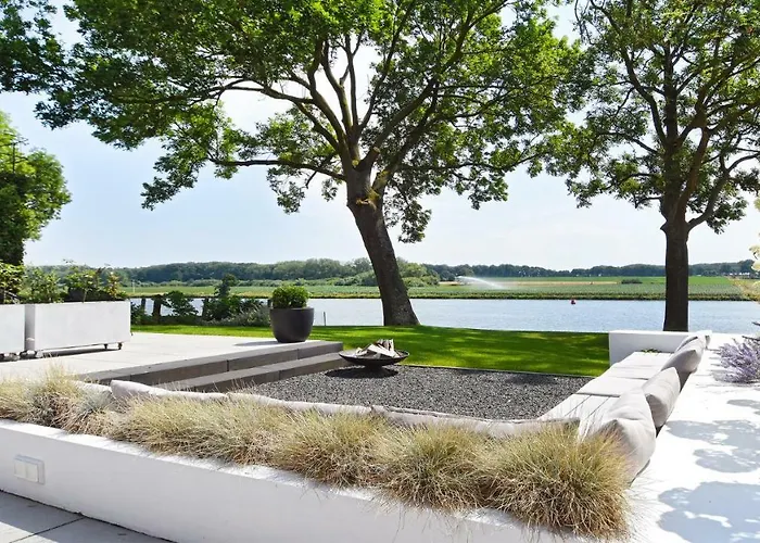 Het Raadhuys - Design